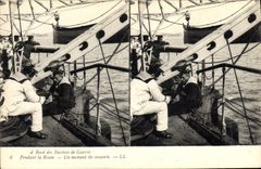 VINTAGE POSTCARD Bateau has edge of the warships During the road One moment of talk