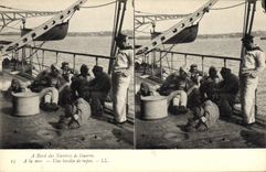 VINTAGE POSTCARD Bateau has edge of the warships To the sea a broadside of rest