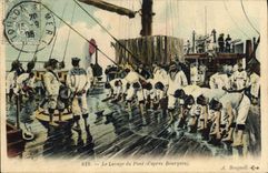 VINTAGE POSTCARD Boat the washing of the Bourgain bridge