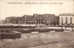 CPA Deauville La Plage Fleurie Les jardins et le Normandy