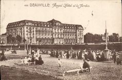 CPA Deauville Royal Hotel Et Le Jardin