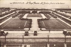 CPA Deauville La Plage Fleurie Les Jardins fleuris et les Bains