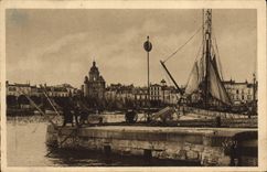 VINTAGE POSTCARD La Rochelle a Sight Of the Quays Boats
