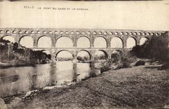 CPA Nimes Le Pont Du Gard Et Le Gardon