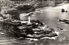 CPM Biarritz Vue Aerienne Le Phare les Falaises