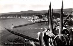 POSTAL MODERNA Niza visión la entrada del puerto