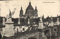 VINTAGE POSTCARD Berlin Schlossbrucke Und Dom