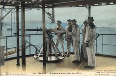 VINTAGE POSTCARD Bateau Marine Operates of a gun of 47 mm