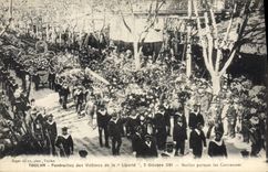VINTAGE POSTCARD Boat Toulon Funeral of the victims of Freedom Sailors carrying the crowns