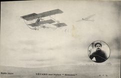 CPA Avion Aviation Tetard sur biplan Sommer 