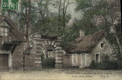 CPA Versailles Hameau du Petit Trianon Porte de la ferme 