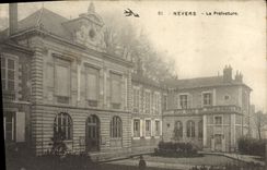 Prefectura de Nevers de la POSTAL de la VENDIMIA
