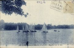 CPA Enghien Les Bains Regates sur le lac Bateaux 