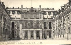 CPA Versailles Le Chateau La Cour De Marbre