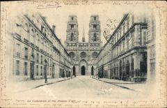 CPA Orleans La Cathedrale Et Rue Jeanne d'Arc