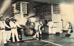 VINTAGE POSTCARD Boat Marine the operation D