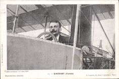VINTAGE POSTCARD Plane Close Gaudart Aviation