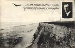 CPA Avion Aviation Latham monte sur aeroplane Antoinette 