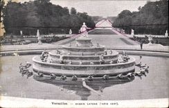 VINTAGE POSTCARD Versailles Basin Latone Green Carpet