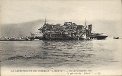 VINTAGE POSTCARD Bateau War Catastrophe of the Armor Freedom What remains Freedom