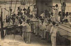 VINTAGE POSTCARD Bateau War Exercise of signals has arm has edge of an armor