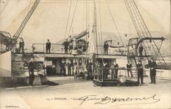 VINTAGE POSTCARD Bateau Toulon Crowns Strong of late and Poop deck