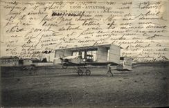 CPA Avion Aviation Lyon Metrot Biplan Voisin a l'atterissage 