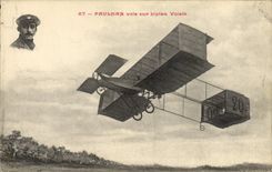 CPA Avion Aviation Paulhan vole sur son biplan Voisin 