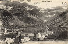 VINTAGE POSTCARD Gavarnie View of the Village and the circus