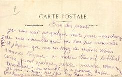 CPA Bateau de guerre On hisse un boeuf a bord