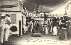 CPA Bateau de guerre Couronne Exercices de gymnastique