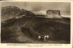 VINTAGE POSTCARD Luchon Superbagneres the Large Hotel And Train station Of the funicular Assembled of the train
