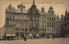 CPA Bruxelles Groupe de Maisons Grand place