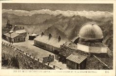 VINTAGE POSTCARD Peak of the South of Bigorre the observatory and the central chain
