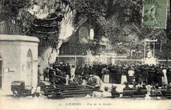 VINTAGE POSTCARD Heavy Sight Of the Cave