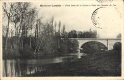CPA Maisons Laffitte Petit Bras de la Seine et Pont Du Chemin de fer