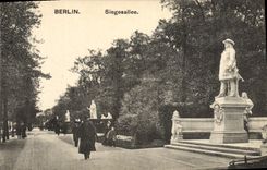 VINTAGE POSTCARD Berlin Siegesallee