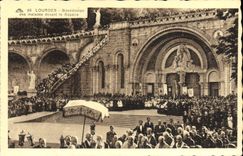 VINTAGE POSTCARD Heavy Blessing Patients in front of the Rosary
