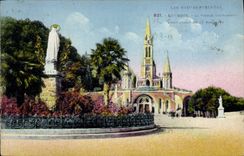 VINTAGE POSTCARD Heavy the virgin couronnee the esplanade of the basilica