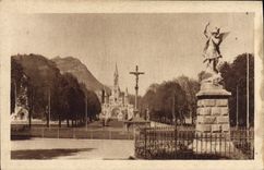 VINTAGE POSTCARD Heavy St Michel Basilica