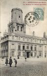 CPA Boulogne Sur Mer Le Beffroi et L'Hotel de Ville