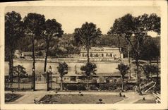 CPA Bagnoles de L'Orne Le Casino du Lac vu des jardins du Grand Hotel
