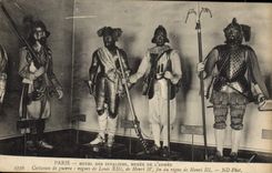 CPA Paris Hotel Des Invalides Musee De L'Armee Costumes de guerre Louis XIII Henri IV Henri III