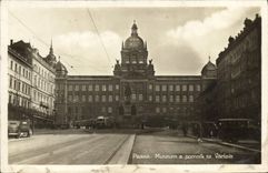 VINTAGE POSTCARD Praha Museum has Pomnik