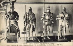 CPA Paris Hotel Des Invalides Musee De L'armee Costumes de guerre Regnes de Charles VII Charles VI Charles V Militaria