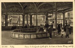 CPA Vichy Source de la grande grille