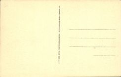 CPA Vichy Nouvelle place de la Poste et vue sur l'hotel de ville