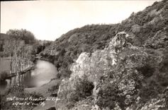 CPA L'Orne Et le Rocher Du Lion Pont d4ouilly 