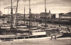 CPA Deauville Plage Fleurie Le nouveau bassin des yachts Bateaux