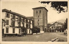 CPA Le Pays Basque Ascain L'eglise et l'hotel de la Rhune ou Pierre Loti ecrivit Ramunicho